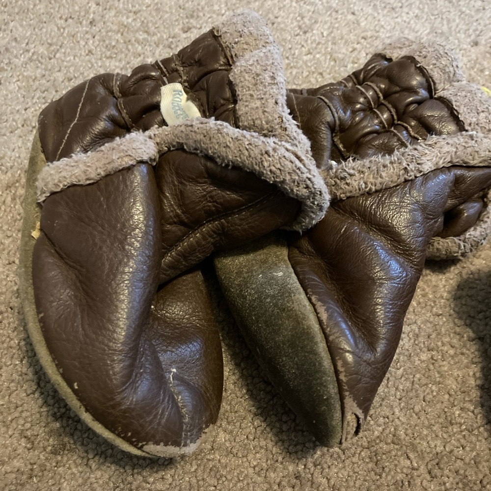Brown Robeez leather infant shoes 18M